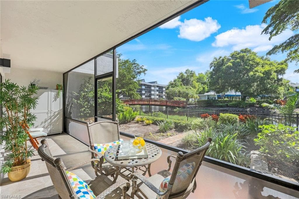 600 Neapolitan Way 105, Naples, FL 34103-3