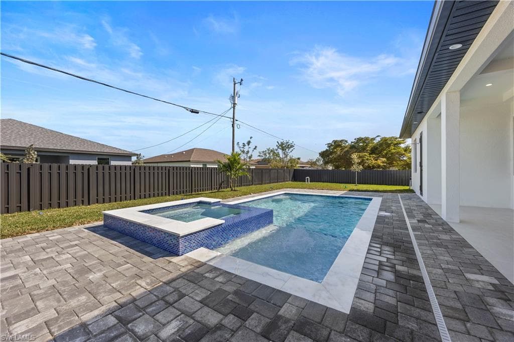 611 25th Ter, Cape Coral, FL 33993-42