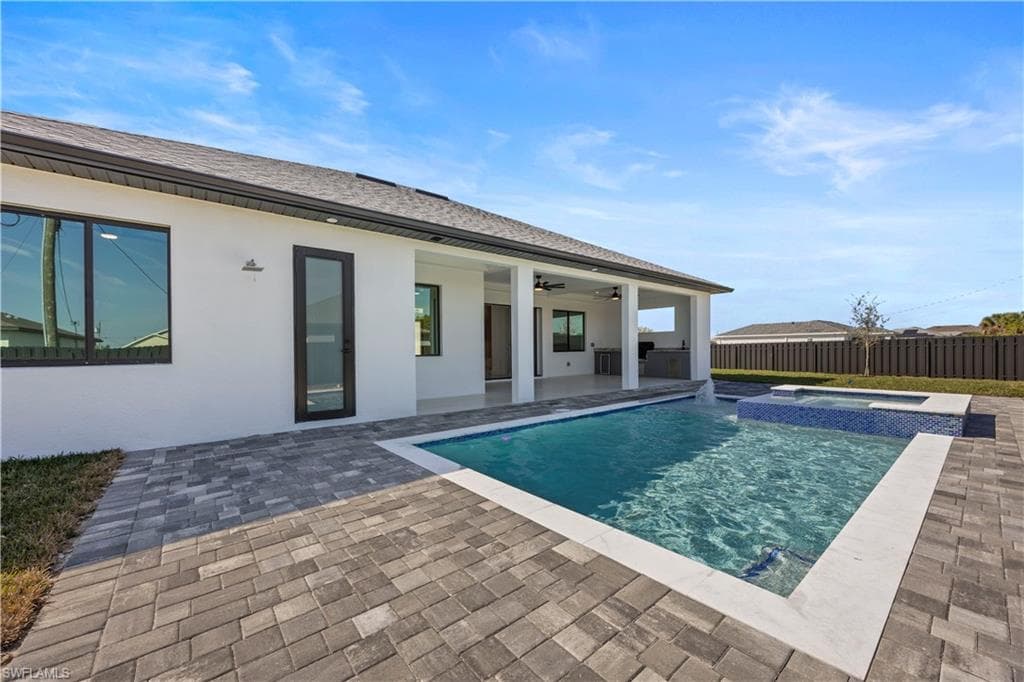 611 25th Ter, Cape Coral, FL 33993-44
