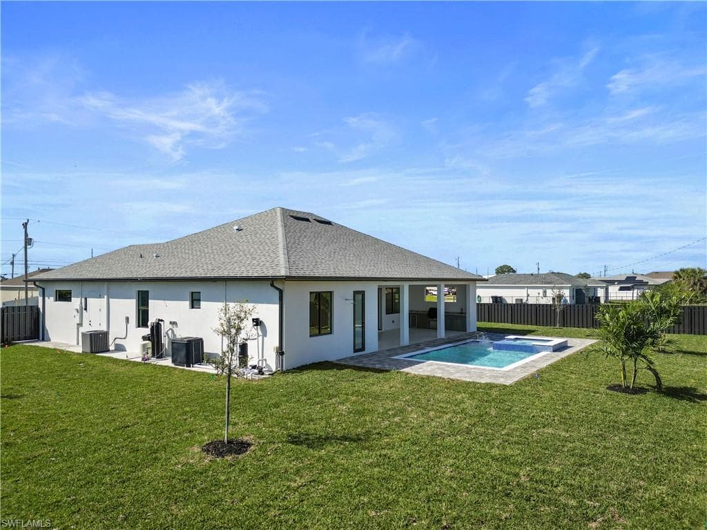 611 25th Ter, Cape Coral, FL 33993-45