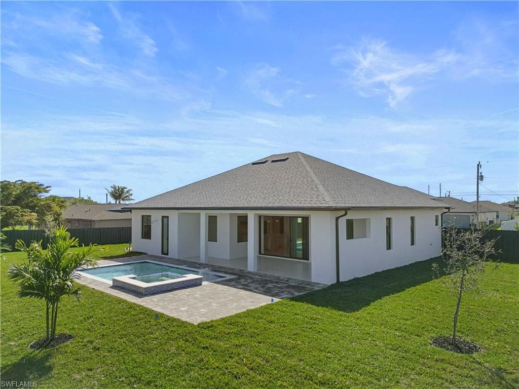 611 25th Ter, Cape Coral, FL 33993-46