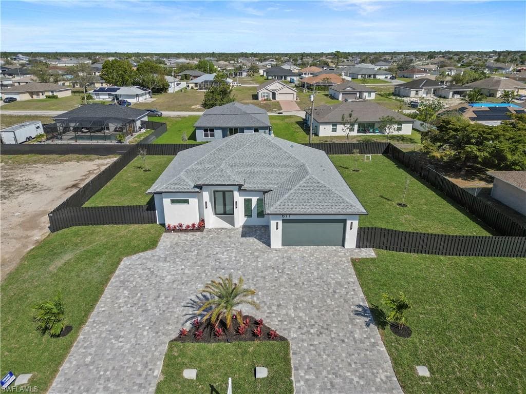 611 25th Ter, Cape Coral, FL 33993-48