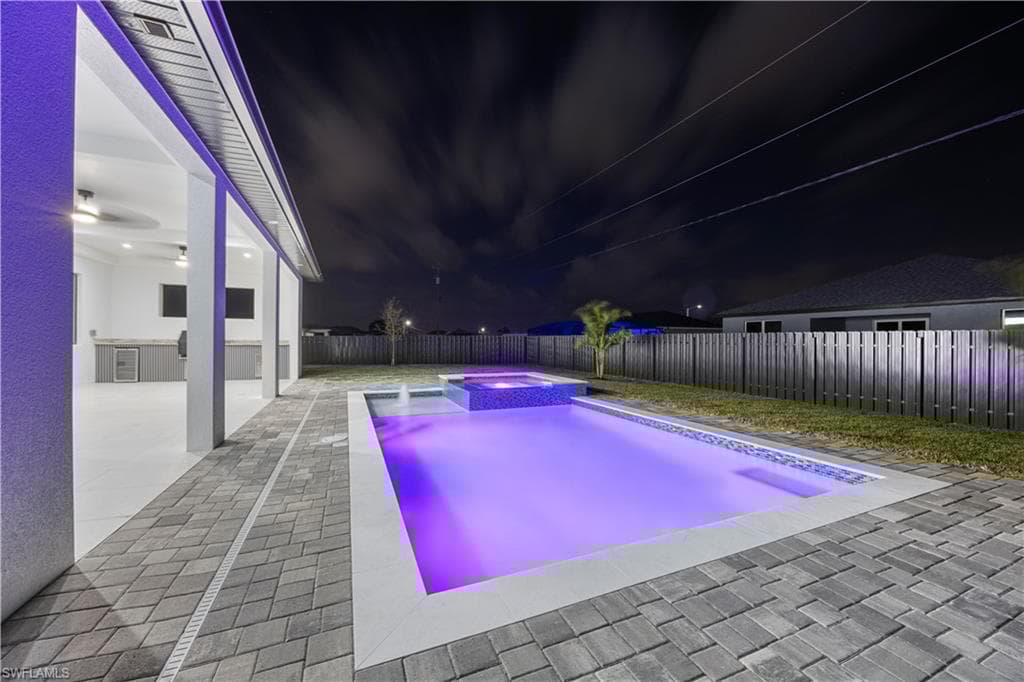 611 25th Ter, Cape Coral, FL 33993-5