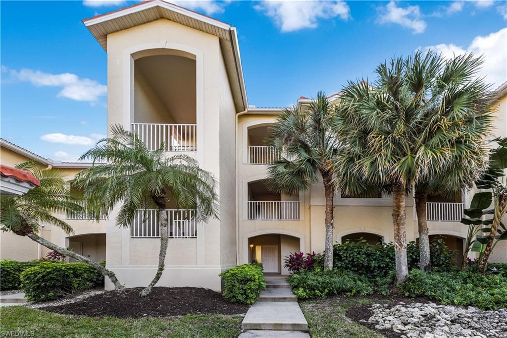 4650 Yacht Harbor Dr 112, Naples, FL 34112-28