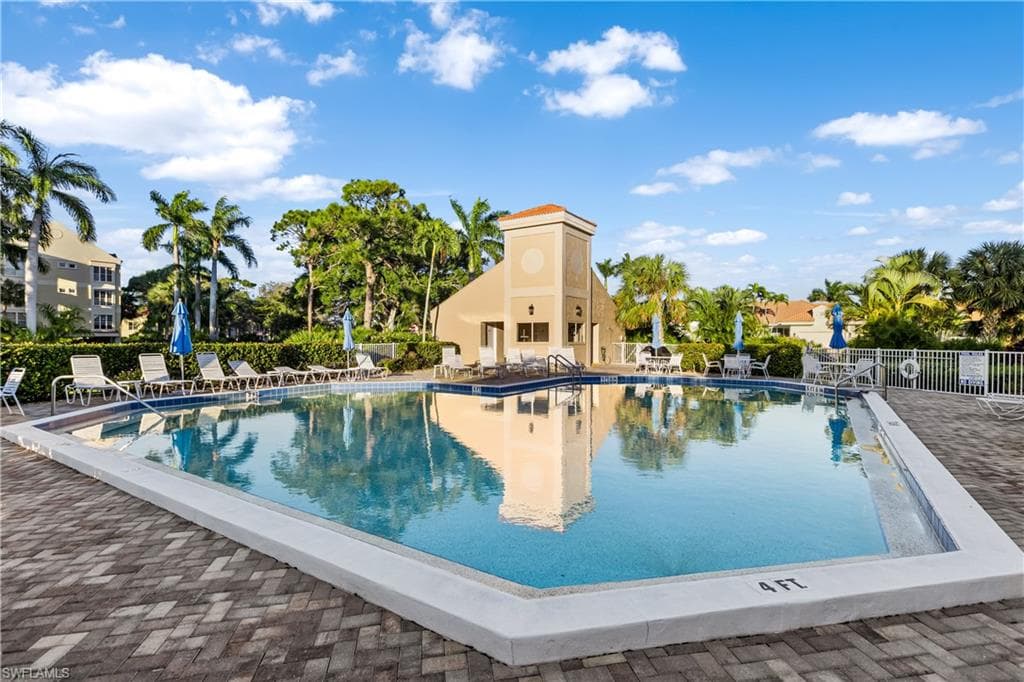 4650 Yacht Harbor Dr 112, Naples, FL 34112-2