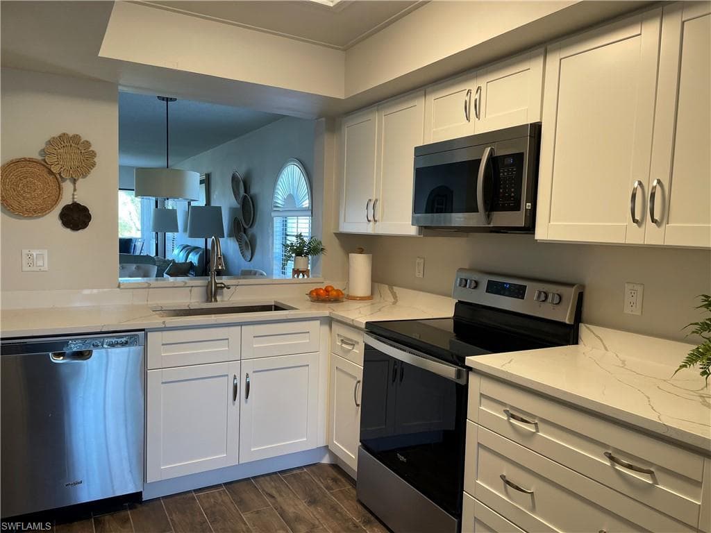 601 Augusta Blvd 10, Naples, FL 34113-14