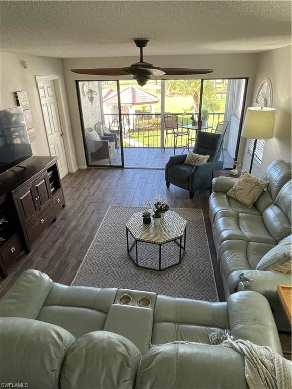 601 Augusta Blvd 10, Naples, FL 34113-1