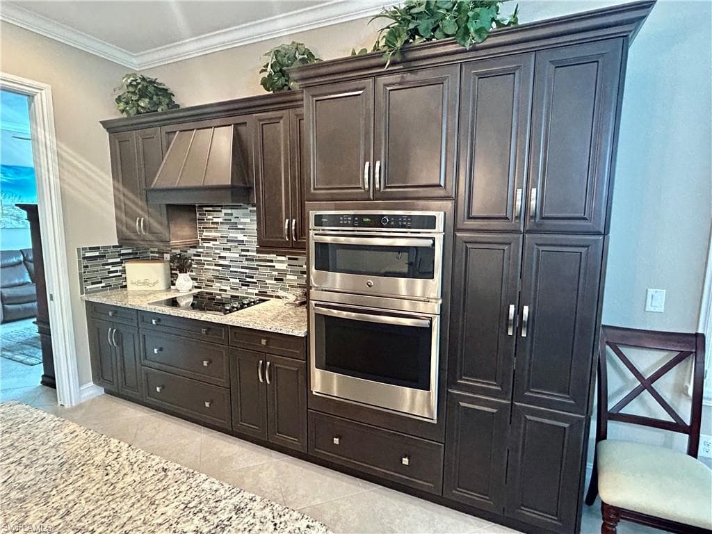 7813 Hawthorne Dr 2403, Naples, FL 34113-18