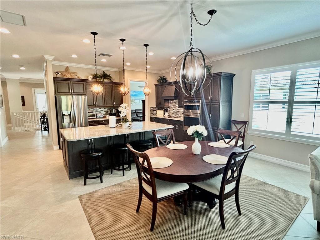 7813 Hawthorne Dr 2403, Naples, FL 34113-21