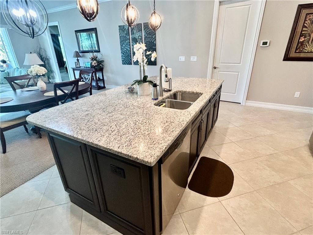 7813 Hawthorne Dr 2403, Naples, FL 34113-22