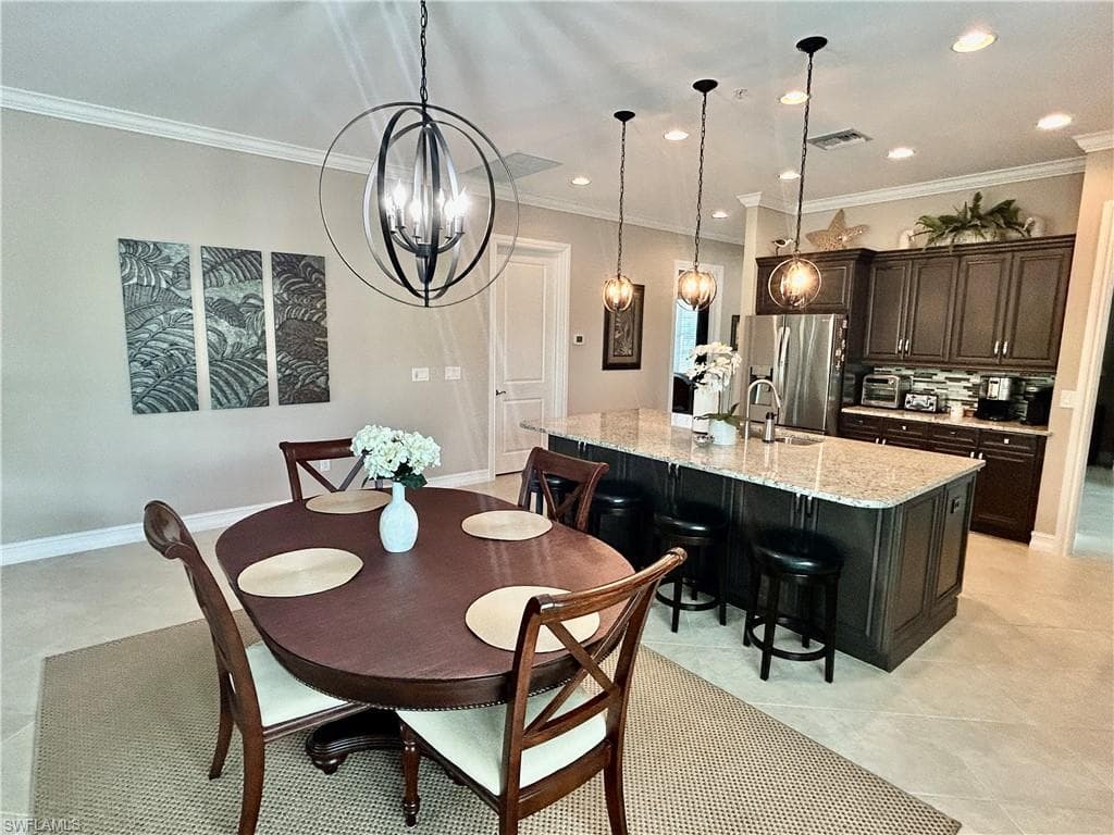 7813 Hawthorne Dr 2403, Naples, FL 34113-23