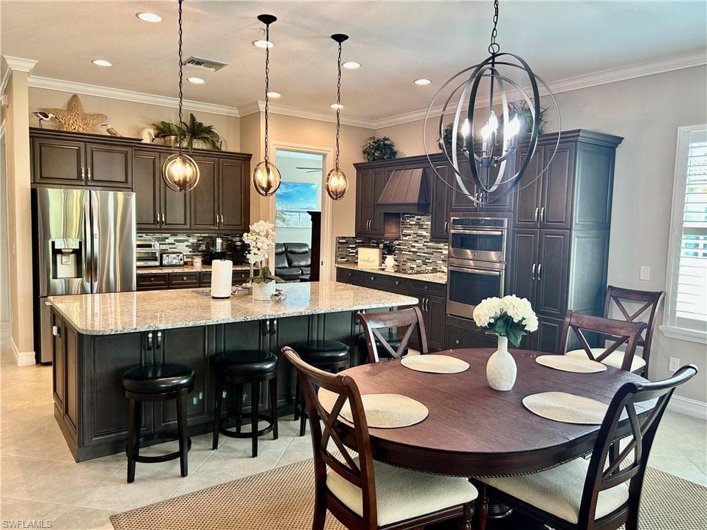 7813 Hawthorne Dr 2403, Naples, FL 34113-24