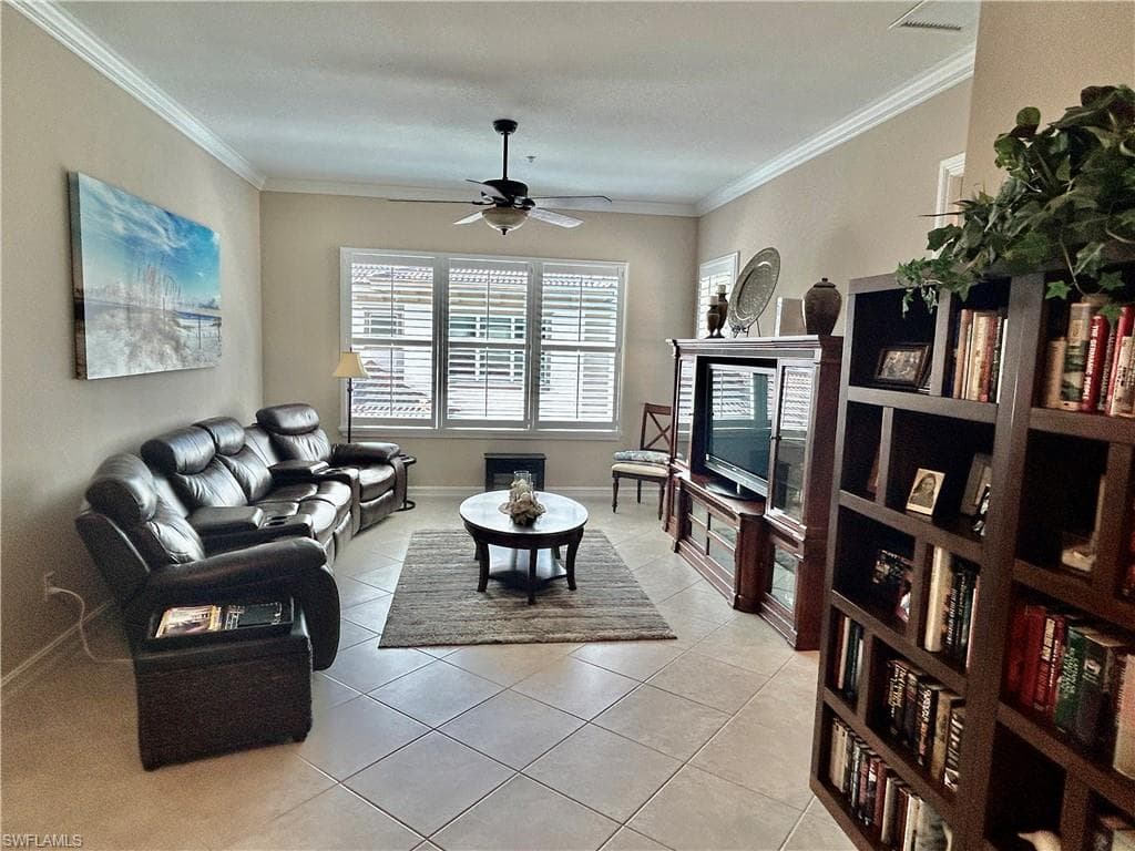 7813 Hawthorne Dr 2403, Naples, FL 34113-25