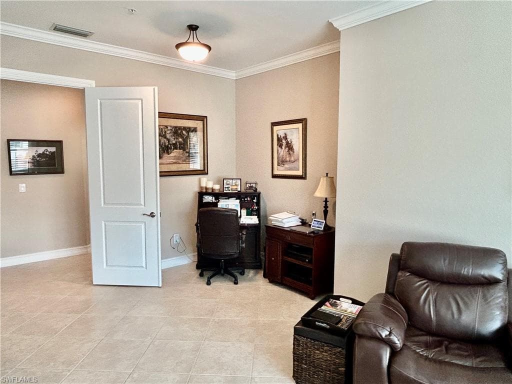 7813 Hawthorne Dr 2403, Naples, FL 34113-27