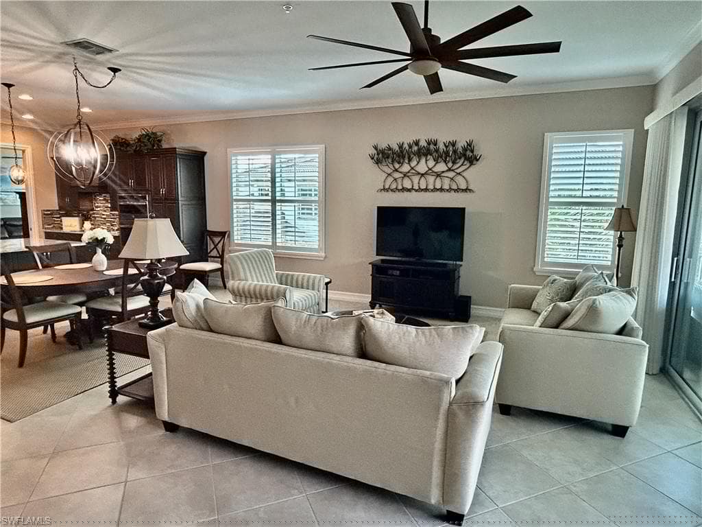 7813 Hawthorne Dr 2403, Naples, FL 34113-29