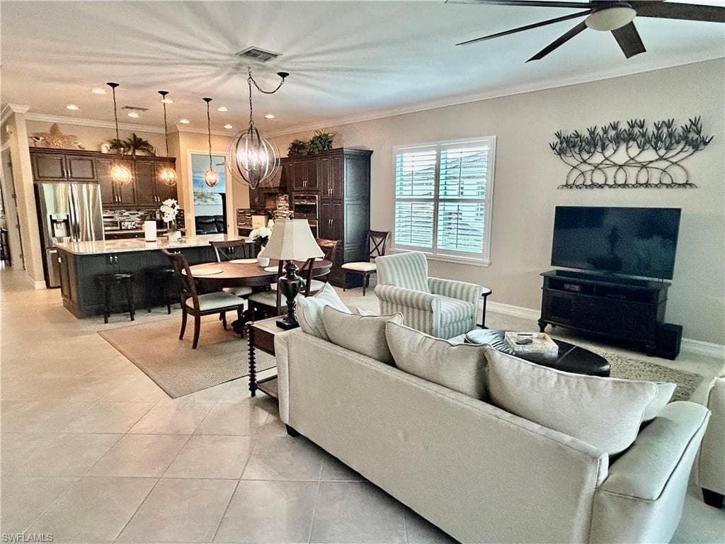 7813 Hawthorne Dr 2403, Naples, FL 34113-31