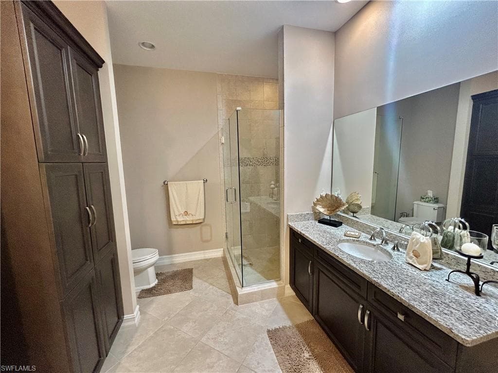 7813 Hawthorne Dr 2403, Naples, FL 34113-38