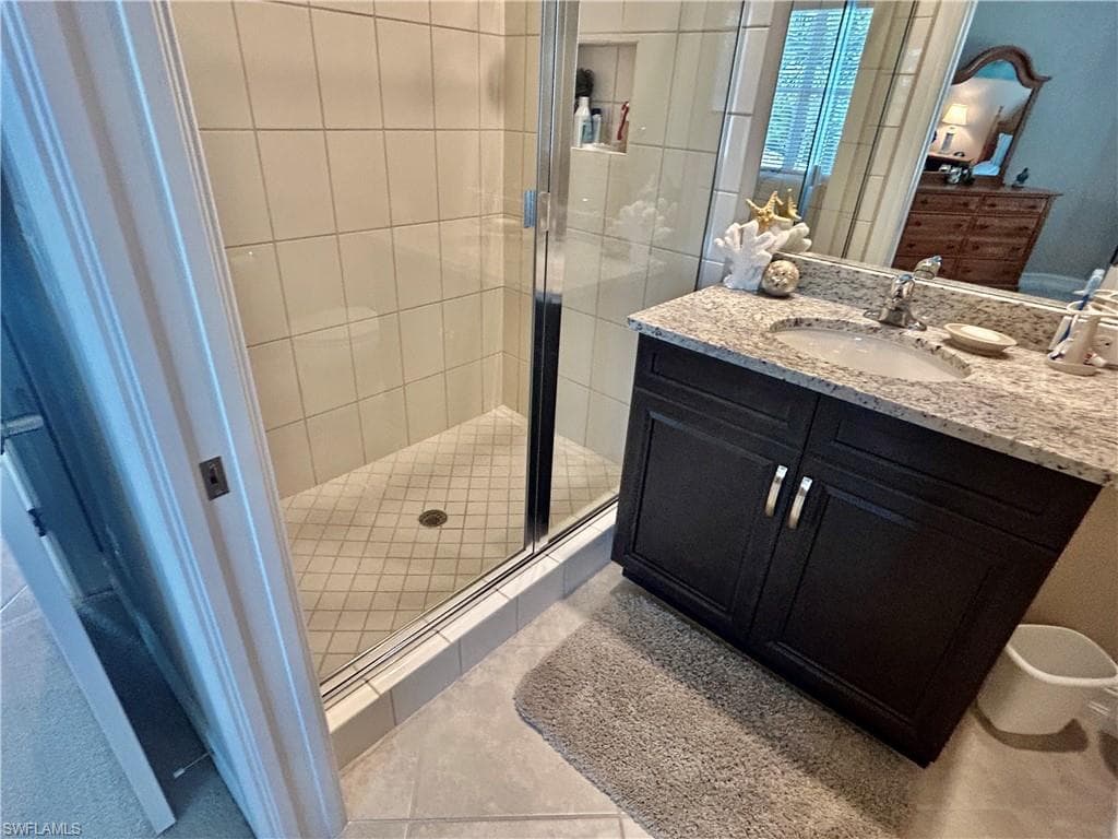 7813 Hawthorne Dr 2403, Naples, FL 34113-44