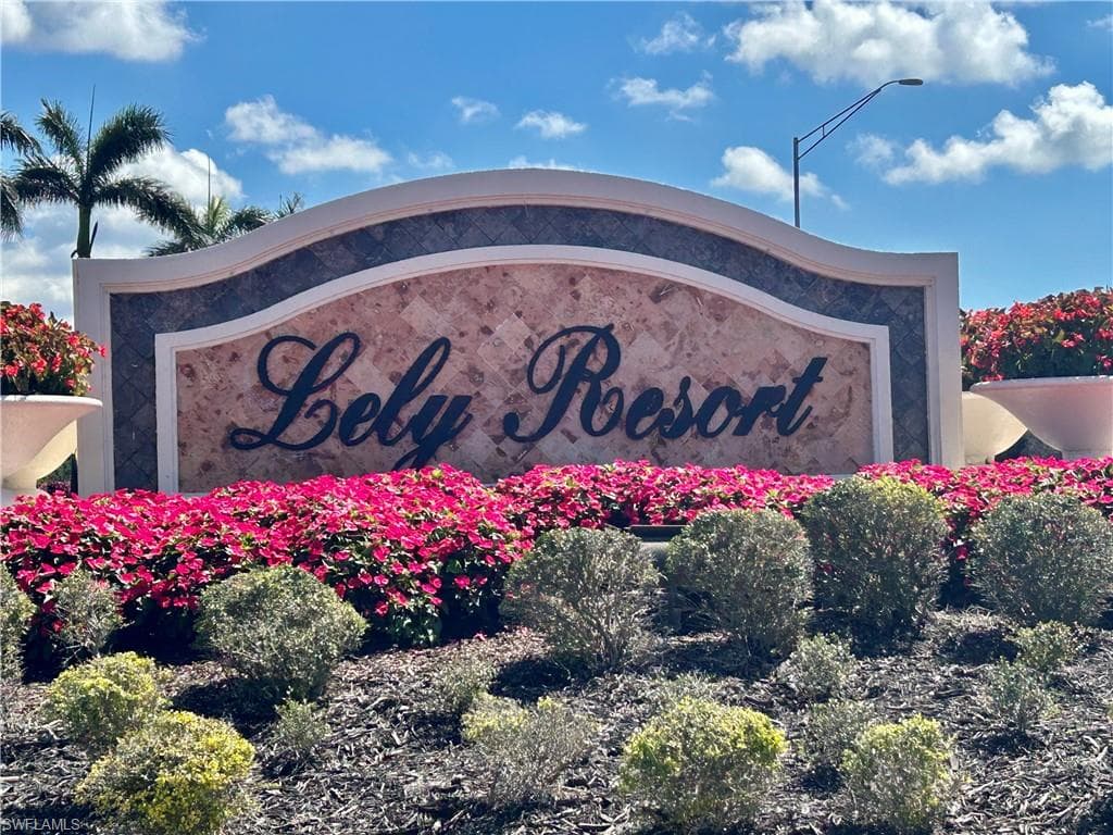 7813 Hawthorne Dr 2403, Naples, FL 34113-4