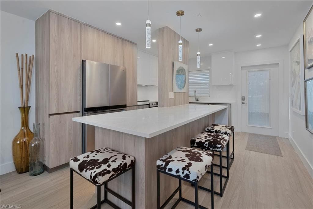 670 Broad Ave S J670, Naples, FL 34102-4