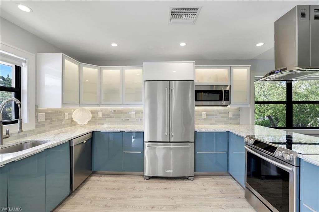 1100 9th St S C201, Naples, FL 34102-9