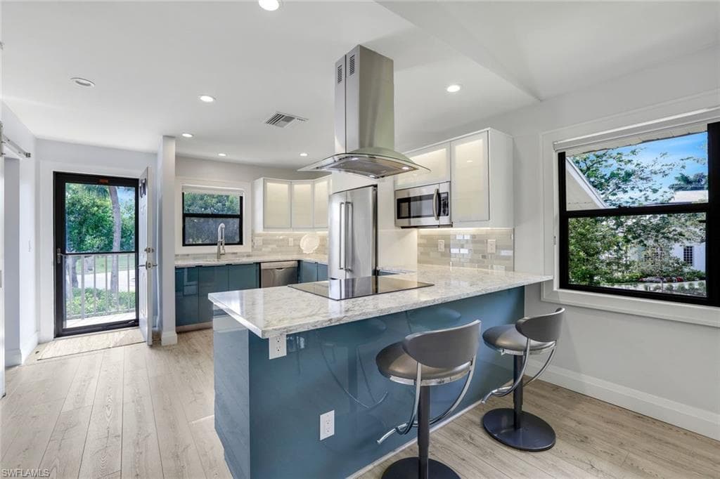 1100 9th St S C201, Naples, FL 34102-10