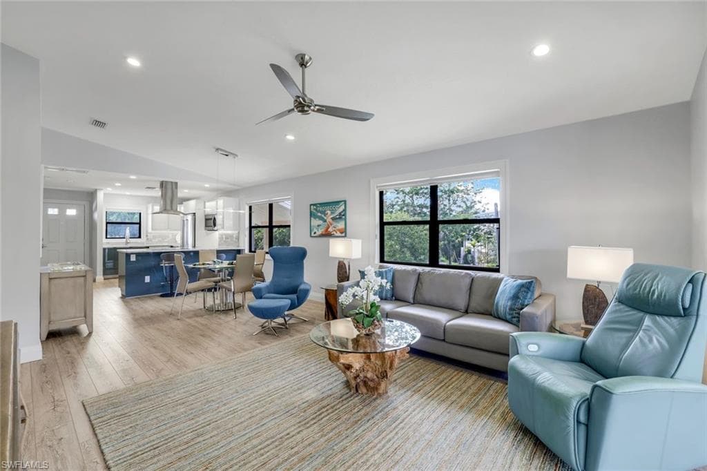 1100 9th St S C201, Naples, FL 34102-16