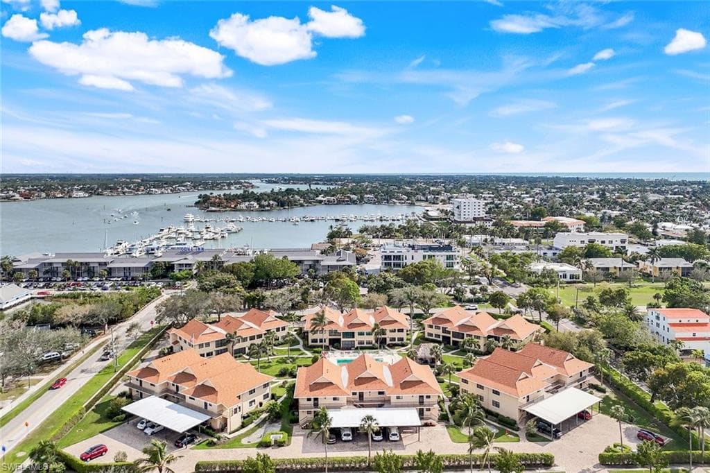 1100 9th St S C201, Naples, FL 34102-1