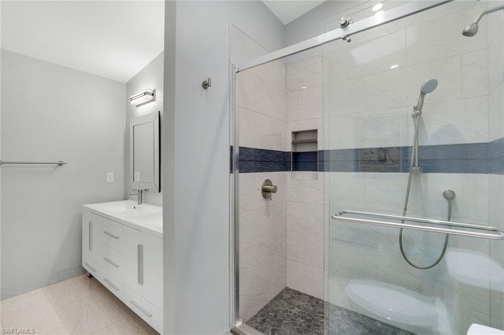 1100 9th St S C201, Naples, FL 34102-26