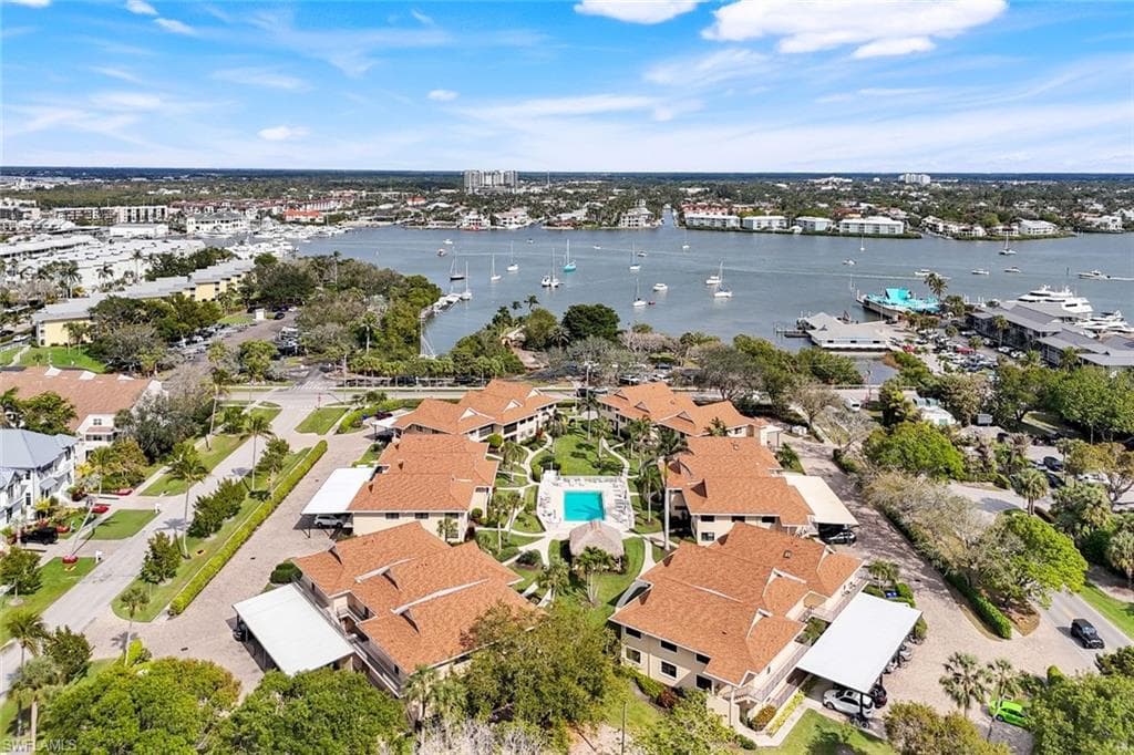 1100 9th St S C201, Naples, FL 34102-4