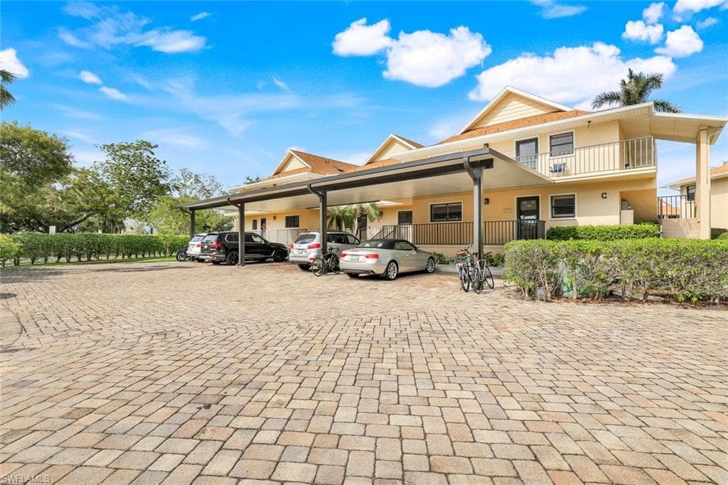1100 9th St S C201, Naples, FL 34102-7