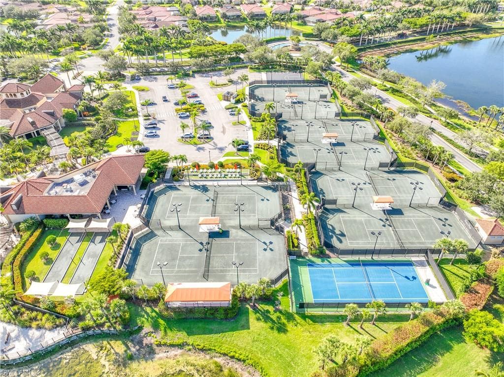 9118 Prima Way 202, Naples, FL 34113-35