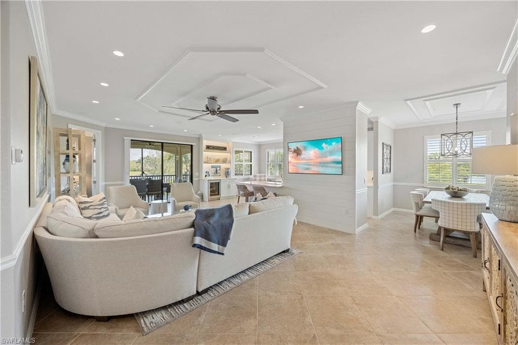 9118 Prima Way 202, Naples, FL 34113-4