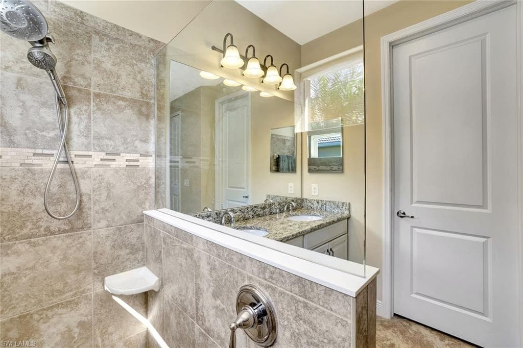 14531 Manchester Dr, Naples, FL 34114-14
