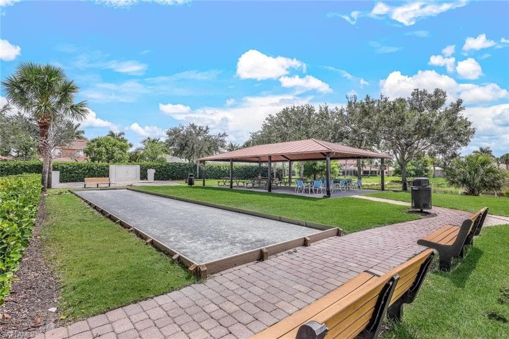 14531 Manchester Dr, Naples, FL 34114-33