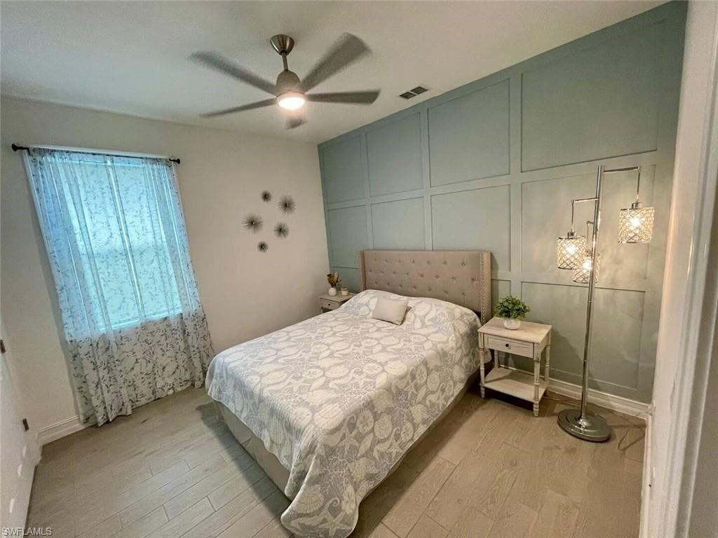 299 Tamarindo Ln, Naples, FL 34114-11