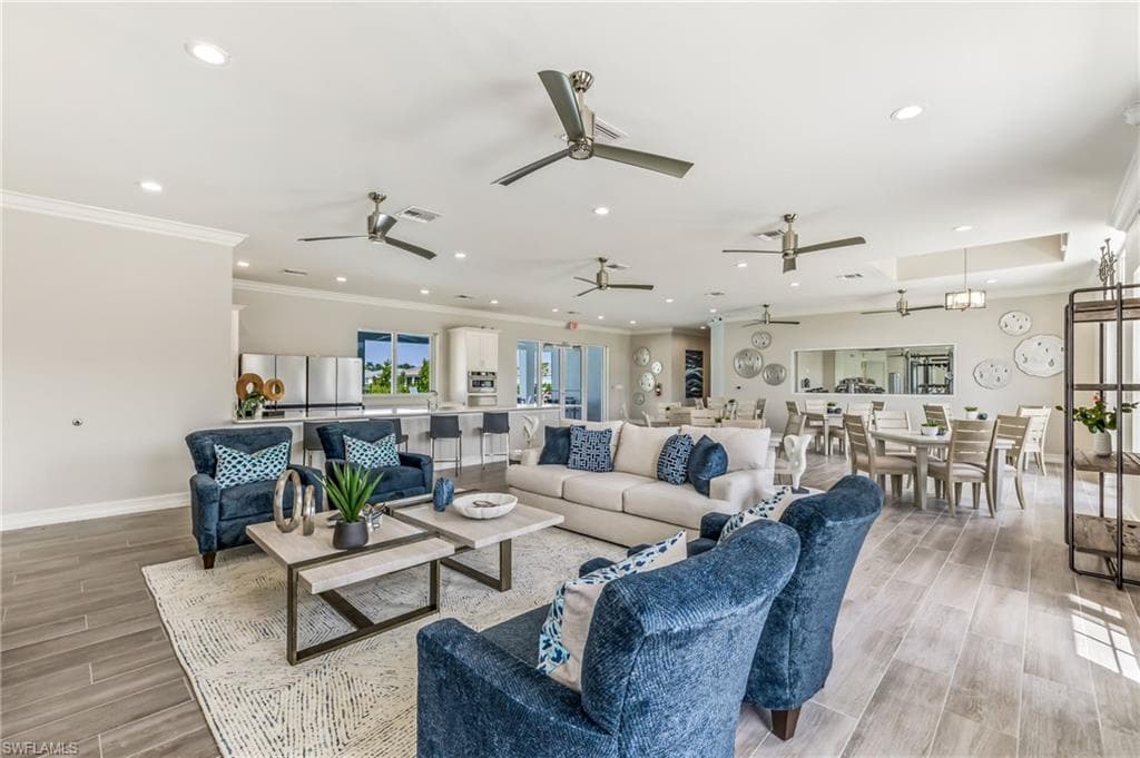 299 Tamarindo Ln, Naples, FL 34114-20