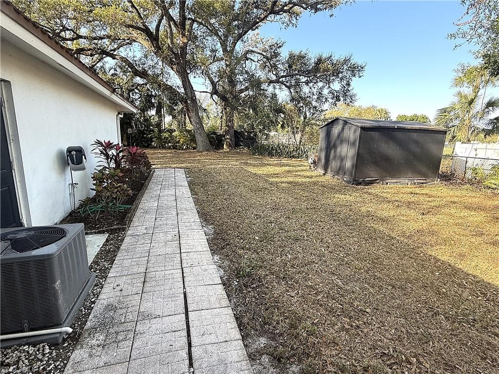 1621 Sunkist, Fort Myers, FL 33905-3