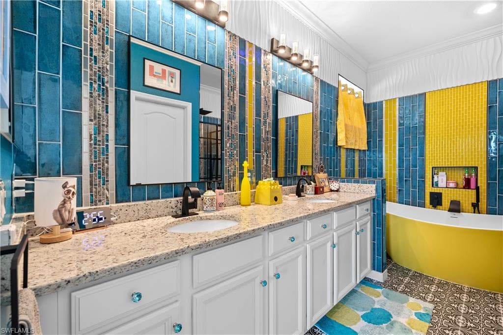 2227 Dancy St, Naples, FL 34120-20