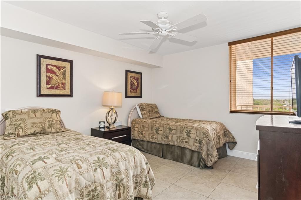 11118 Gulf Shore Dr A503, Naples, FL 34108-11