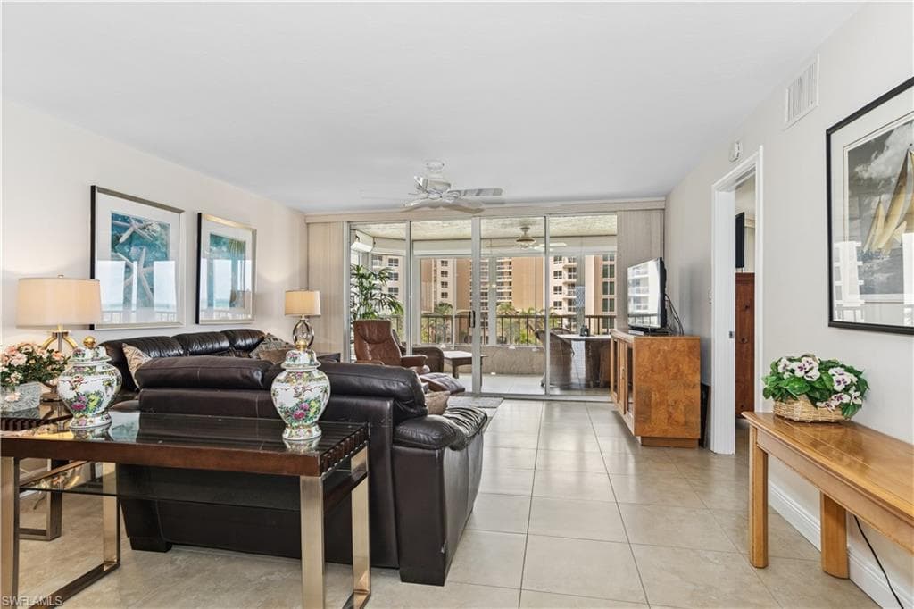 11118 Gulf Shore Dr A503, Naples, FL 34108-18