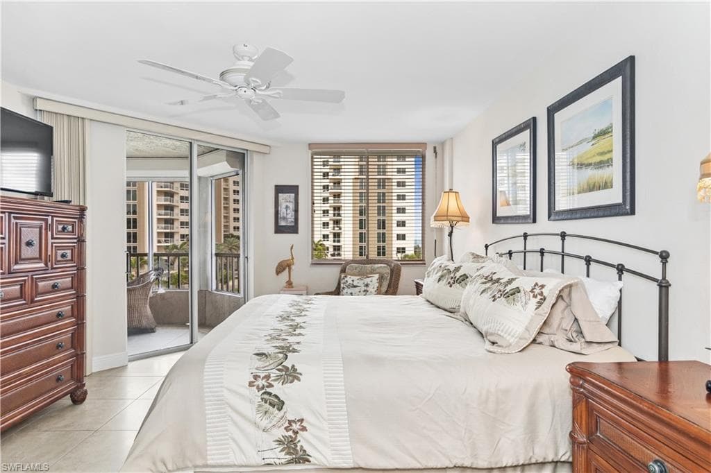 11118 Gulf Shore Dr A503, Naples, FL 34108-7