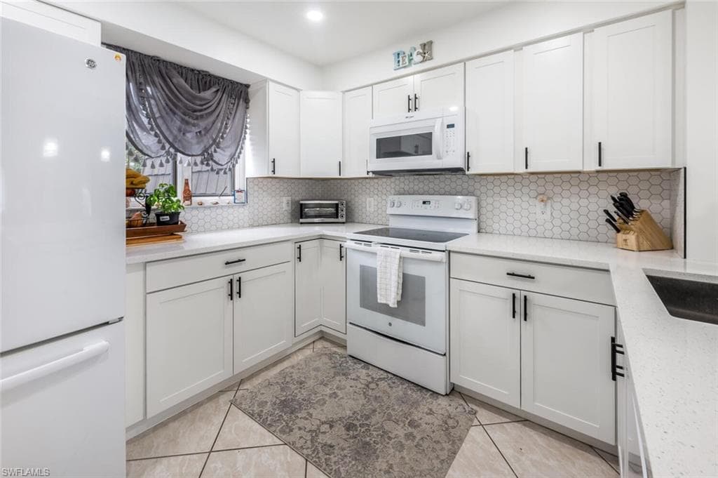 1672 Spoonbill Ln 1672, Naples, FL 34105-15