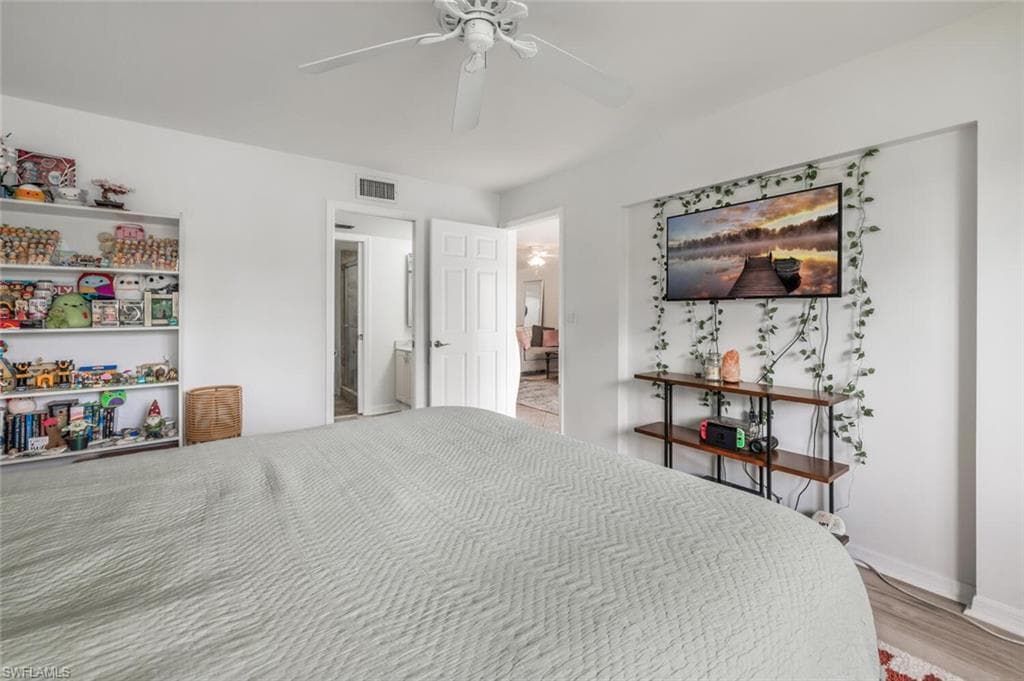 1672 Spoonbill Ln 1672, Naples, FL 34105-18