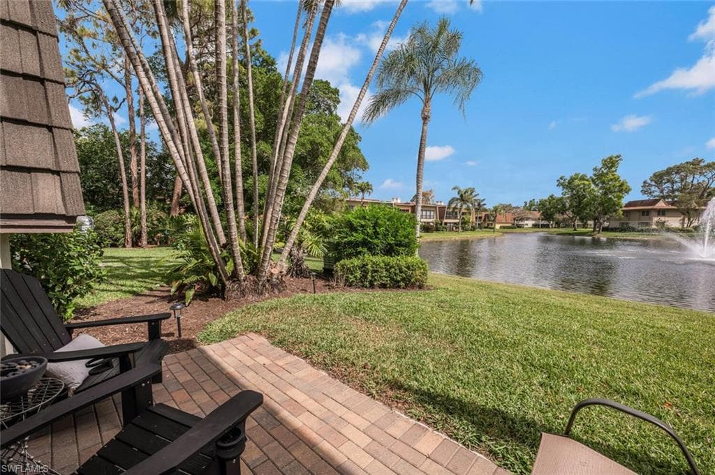 1672 Spoonbill Ln 1672, Naples, FL 34105-26