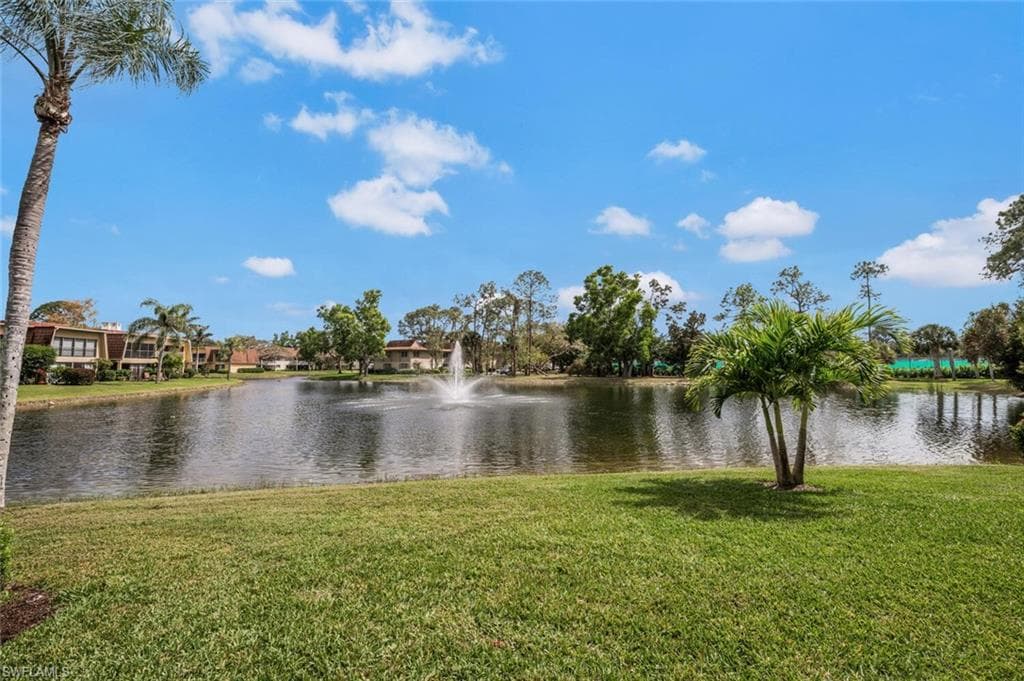 1672 Spoonbill Ln 1672, Naples, FL 34105-27