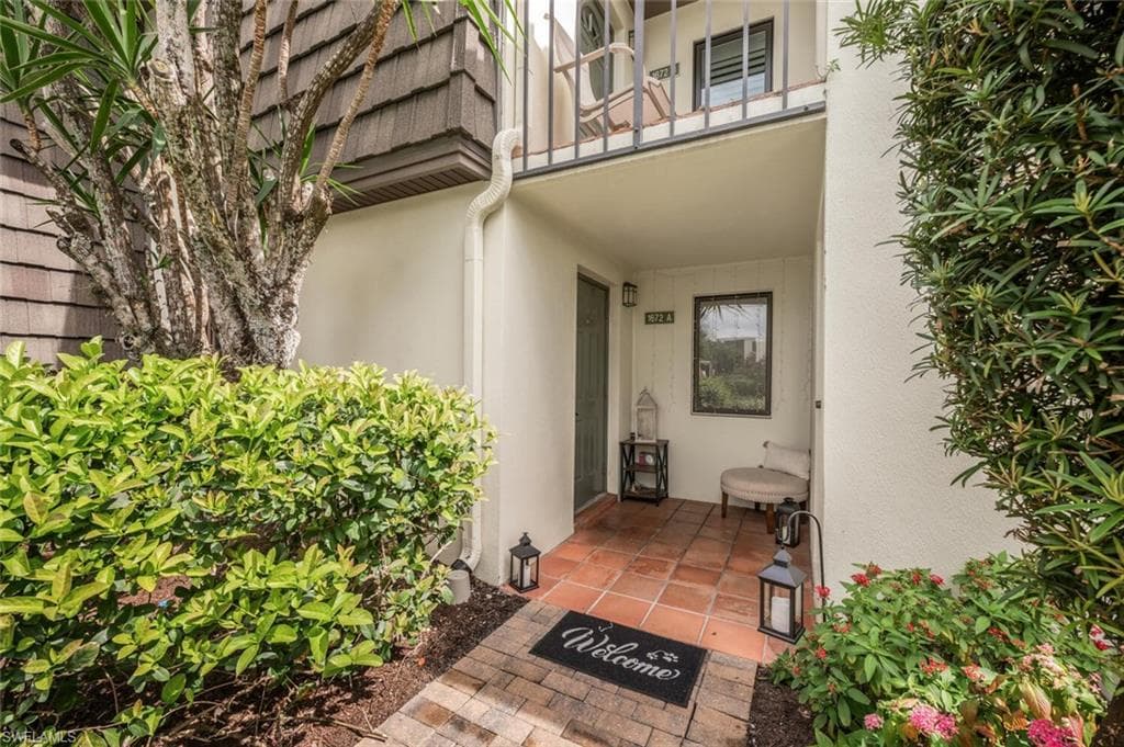 1672 Spoonbill Ln 1672, Naples, FL 34105-6