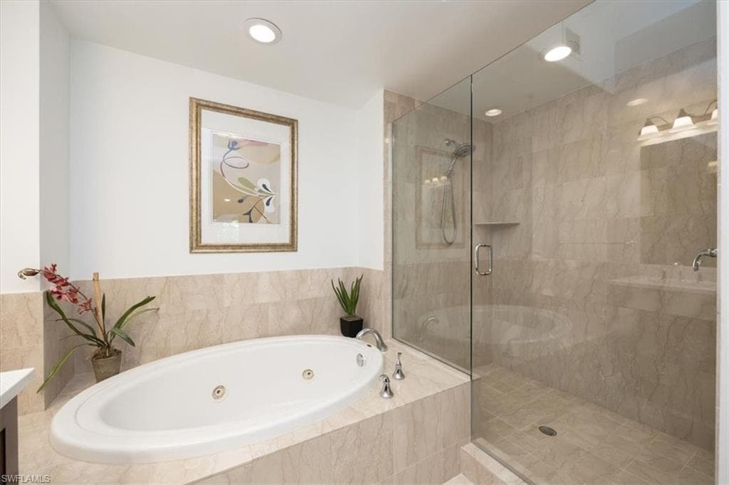 965 Sandpiper St J107, Naples, FL 34102-21