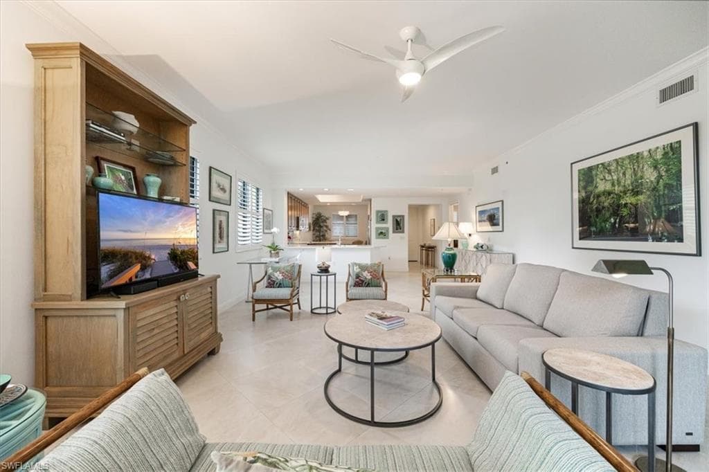 965 Sandpiper St J107, Naples, FL 34102-5