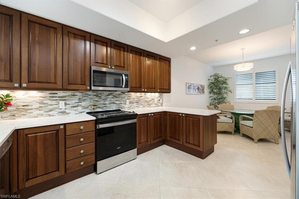 965 Sandpiper St J107, Naples, FL 34102-6